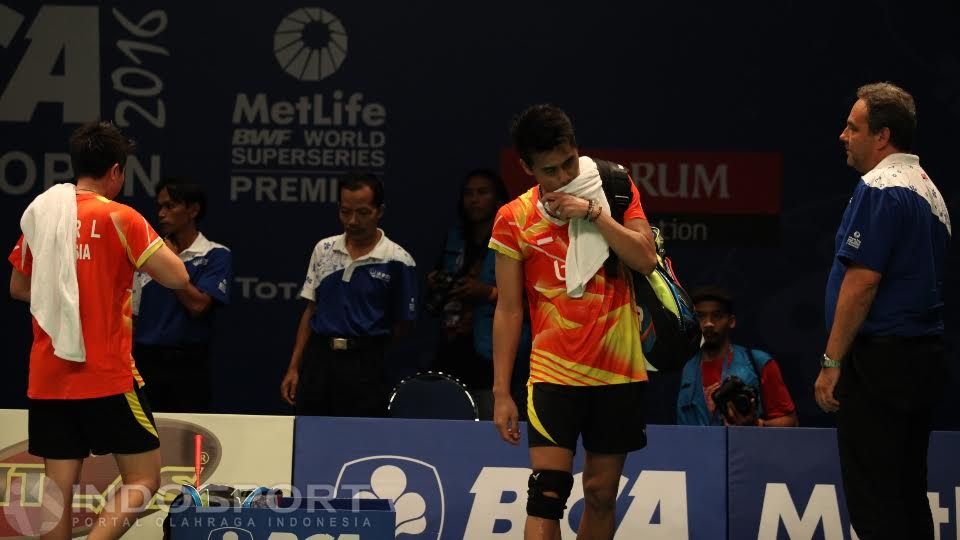 Owi/Butet tak bisa menutupi rasa kecewa usai tersingkir di ajang Indonesia Open 2016. Copyright: © Herry Ibrahim/Indosport